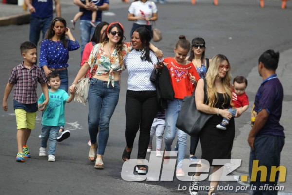 ¡Sensuales! El lado infartante del clásico Motagua-Olimpia en el estadio Nacional
