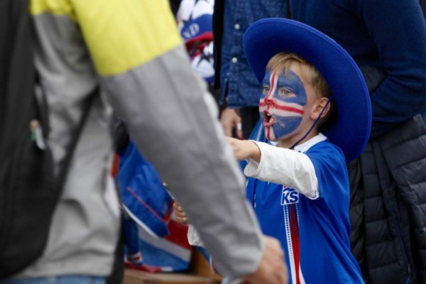 FOTOS: Locura en Islandia con el pase a cuartos de final