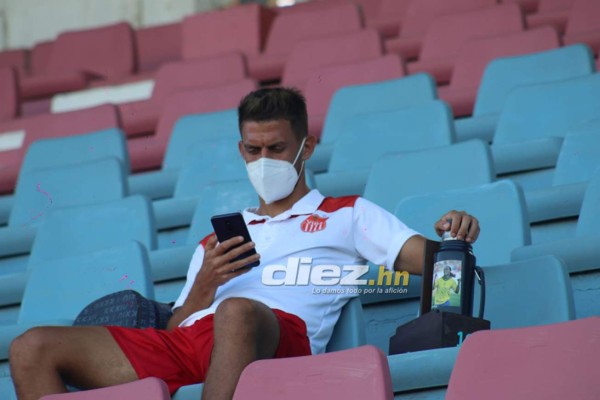 Curiosas: Oración, chicas en el estadio Ceibeño y el bonito homenaje de Obed Enamorado a Pololo