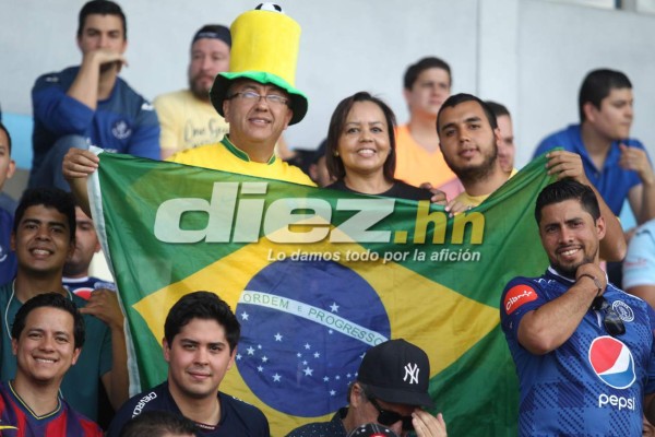 ¡Ambientazo! La gran fiesta en el estadio Nacional por ver a Ronaldinho