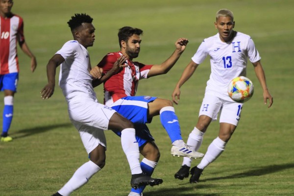 Los 37 futbolistas que ha probado Fabián Coito en sus siete meses en Honduras