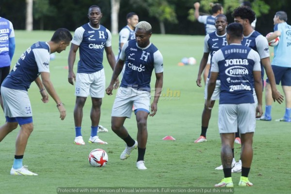 ¿El último entreno de Coito en la H? El entrenador no paró de sonreír y la práctica se hizo en cancha privada