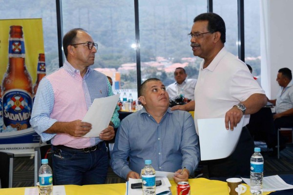 Osman Madrid hace oficial la salida de Luis Ovalle de Olimpia