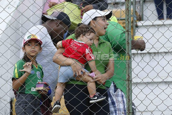 NO VISTE EN TV: Detallazo de Motagua con niños y accidente en el Excélsior