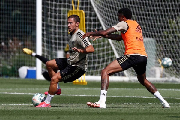 Fotos: El primer entrenamiento colectivo de Barcelona y Real Madrid post-coronavirus