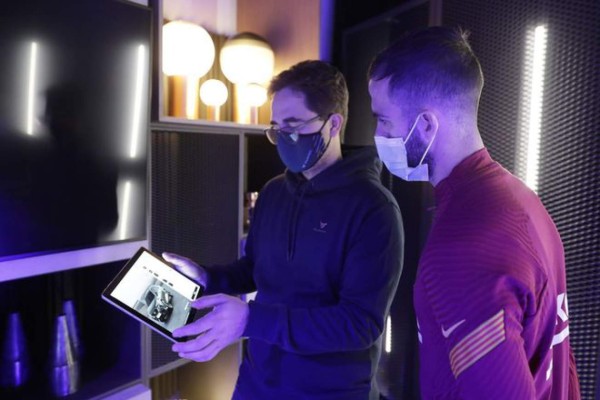 Así son los espectaculares autos personalizados que recibieron los jugadores del Barcelona