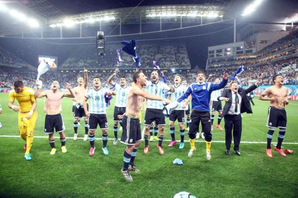 Argentina finalista: ganó 4-2 a Holanda en los penales.