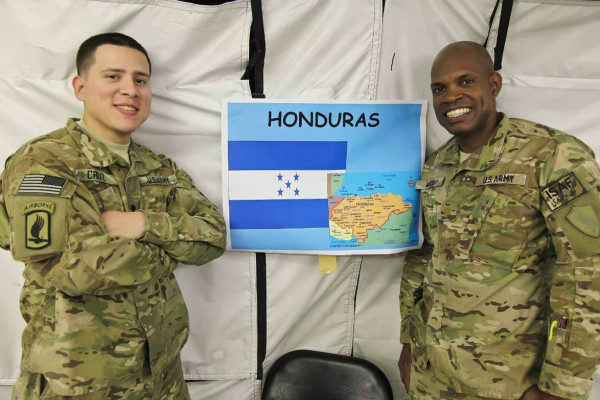 La afición hondureña se pone la H