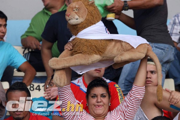 ¡Ufff! Qué bellezas.. Una hemrosa final entre Olimpia y Motagua .