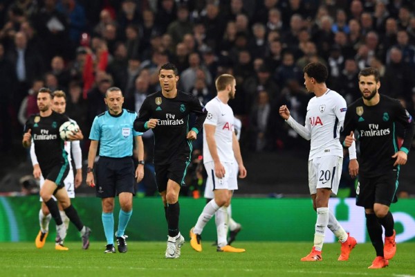 Lo que no se vio en tv: Las 'caras largas' de CR7 y de todo el Madrid en Wembley