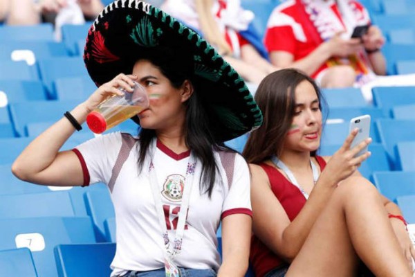 ¡Qué linduras! Hinchas mexicanas y coreanas se roban todos los focos en Rusia 2018