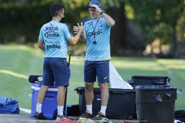 ¿El último entreno de Coito en la H? El entrenador no paró de sonreír y la práctica se hizo en cancha privada