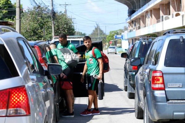 ¡Fusión! Festejo al estilo Dragon Ball, saludos de manos y policía resguardaron el Excélsior