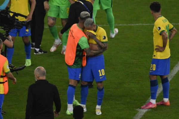 En imágenes: La llamada de Messi, el llanto de Neymar y el argentino que mandó a callar a Brasil