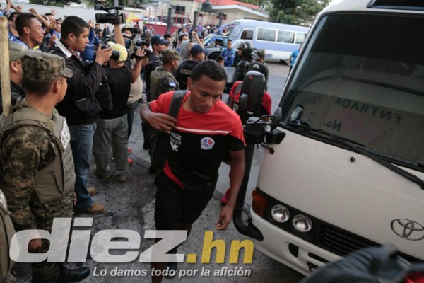 ¡Ambientazo en clásico capitalino entre Motagua y Olimpia!