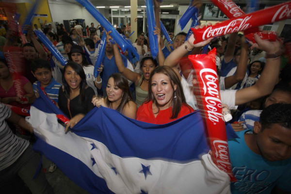 Locura en recibimiento de la Selección Sub 23