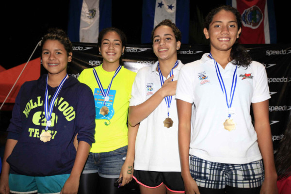 Delfines Sampedranos, campeones centroamericanos