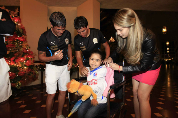 Dania, la niña que emocionó a los merengues.