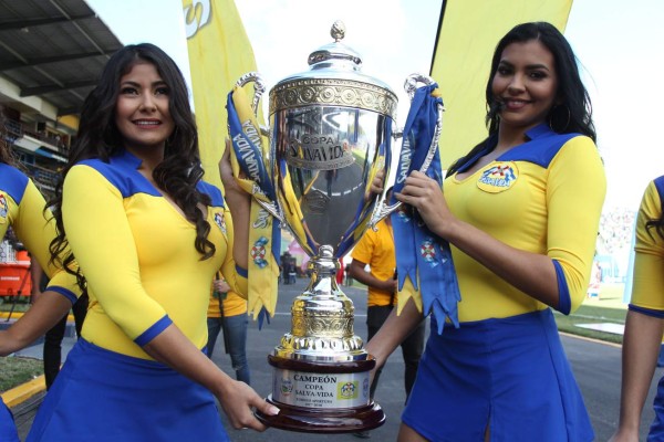 ¡Bellezas! Las mujeres que le dieron el toque lindo a la final Motagua-Real España