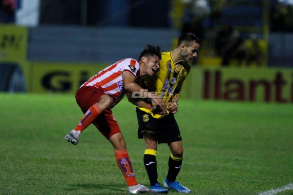 El camuflaje de Diego, el 'nuevo' DT de Olimpia y la euforia de Araújo