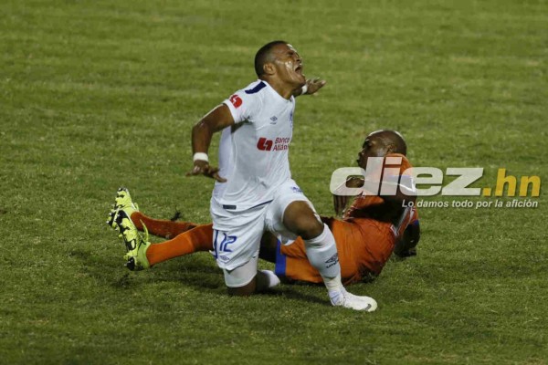 NO SE VIO EN TV: Sufrimiento del Minas, los gritos del Tato y el apagón en La Ceiba