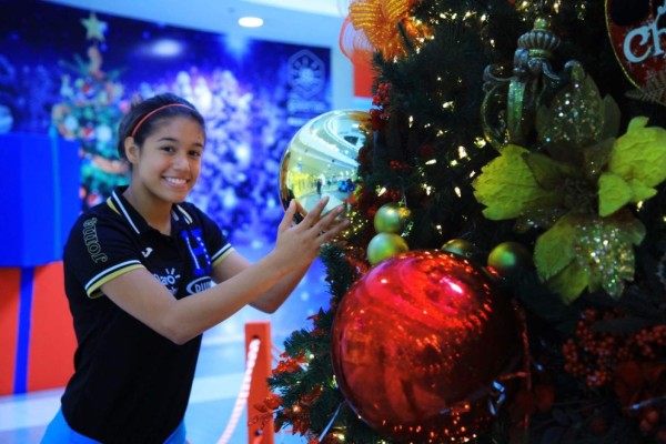 El cambio físico de Elexa Bahr, la hondureña que se probará en el Sevilla de España