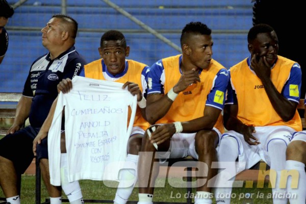 Las mejores imágenes del Honduras-El Salvador en el Olímpico