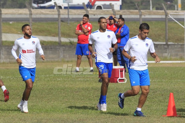 ¡Con nuevo delantero! Así fue el entrenamiento del Olimpia a un día de empezar el torneo