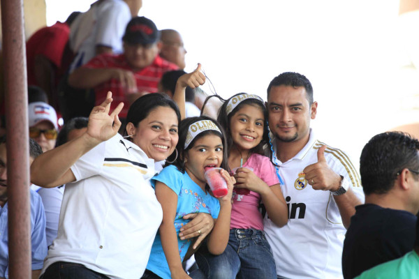 Ambiente en el Rubén Deras, en la ida de la Semi-finales entre Choloma vs Olimpia