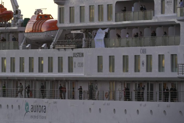 Greg Mortimer, el crucero que atracó en Montevideo con más de 100 casos de coronavirus