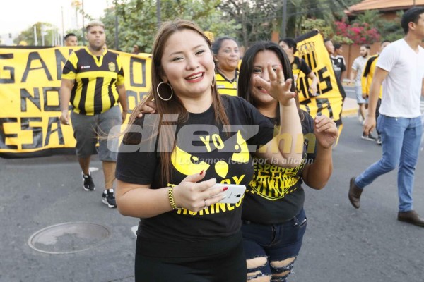 EN FOTOS: Espectacular ambiente en el Morazán para el clásico Real España-Marathón