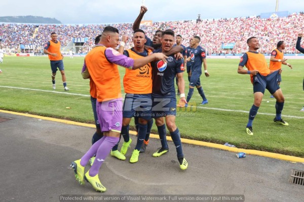 NO SE VIO: Los ladrillos, la furia de Manolo y Amado en la barra del Motagua