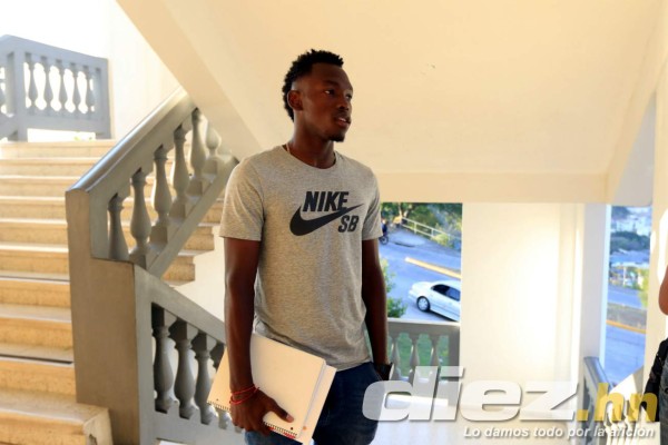 Así es la vida del delantero Alberth Elis en la Universidad