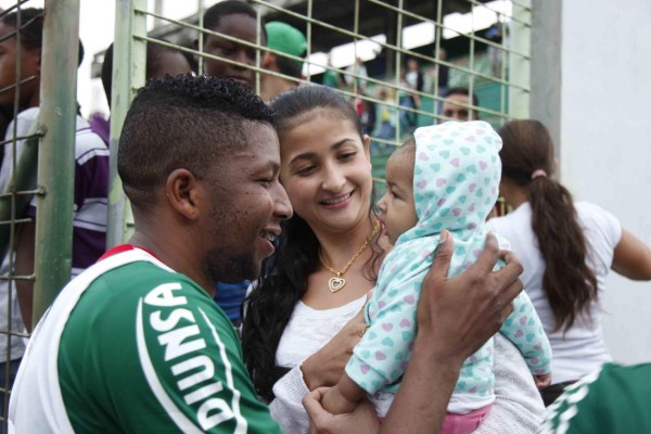 Así se vive el Día de San Valentín en la Liga Nacional de Honduras