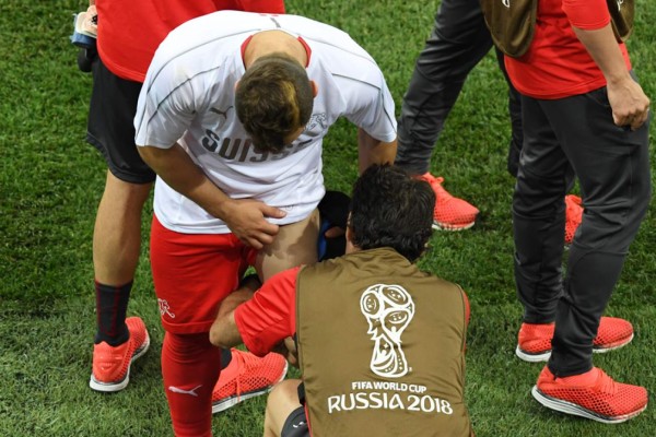 ¿Quién es la rubia? Costa Rica se despide con dignidad y el cambio de camisas