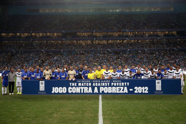 Espectacular gol de Zidane en juego benéfico en Brasil