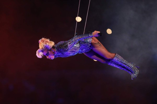 FOTOS: Así fue el show de Lady Gaga en el mediotiempo del Super Bowl