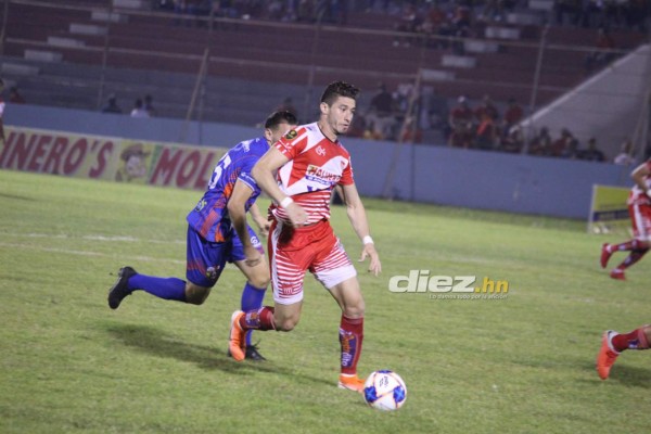 Con cinco fichajes: El 11 de gala que presentaría Vida en el torneo Clausura 2020