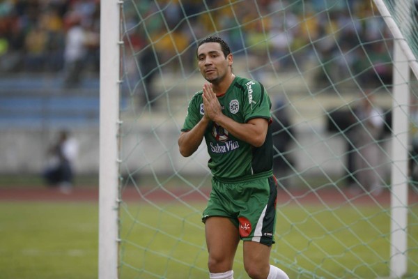 Las figuras que definieron un clásico Real España - Marathón en el estadio Olímpico