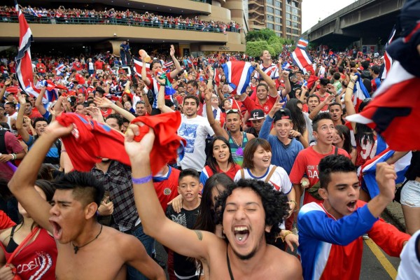 Costa Rica celebra con locura su pase histórico a cuartos de final