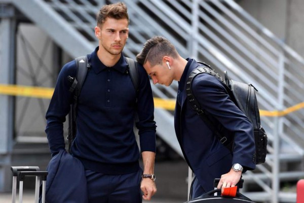 EN FOTOS: La amargura y frustración de la selección de Alemania al llegar a Frankfurt