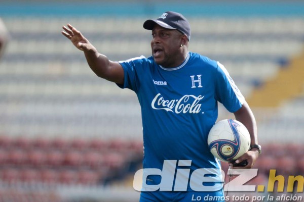 Hernán Medford pone manos a la obra con Honduras