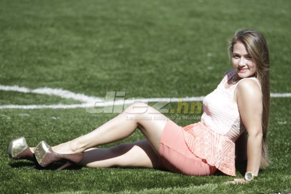 Así es Delma Merari, la futura esposa del delantero Erick Andino