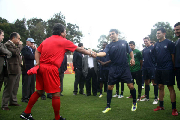 Ramón 'Primitivo' Maradiaga, en su presentación al Municipal de Guatemala.