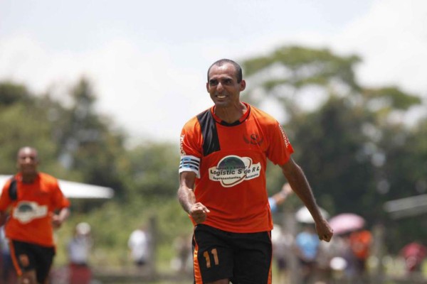 TOP: Grandes futbolistas hondureños que se retiraron en modestos equipos