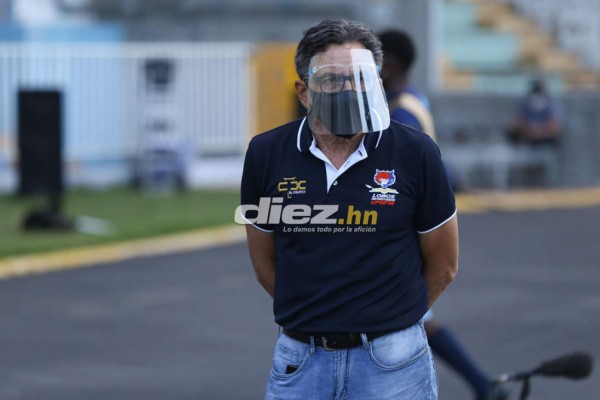 Curiosas: Oración, chicas en el estadio Ceibeño y el bonito homenaje de Obed Enamorado a Pololo