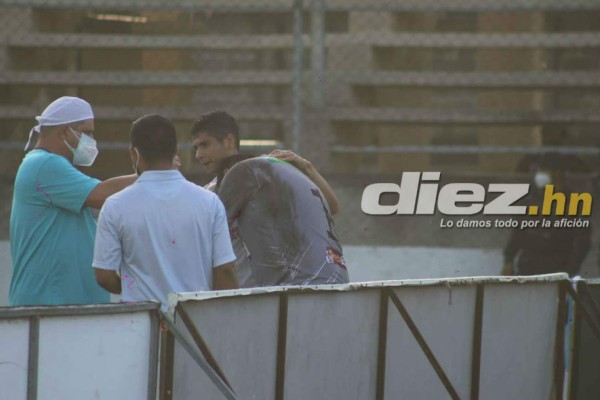 Fotos: La bronca de Obed con Carlos Pineda y el portero del Real de Minas que jugó de delantero