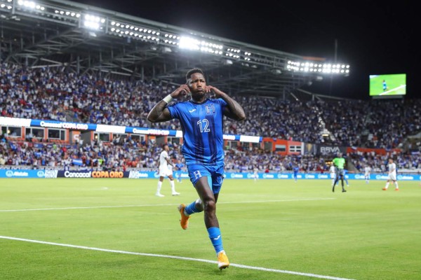 ¡OFICIAL! Fabián Coito manda nueve cambios en la alineación de Honduras ante El Salvador