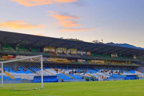 Las grandes diferencias entre los estadios de Honduras y Costa Rica
