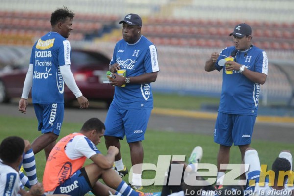 Hernán Medford pone manos a la obra con Honduras
